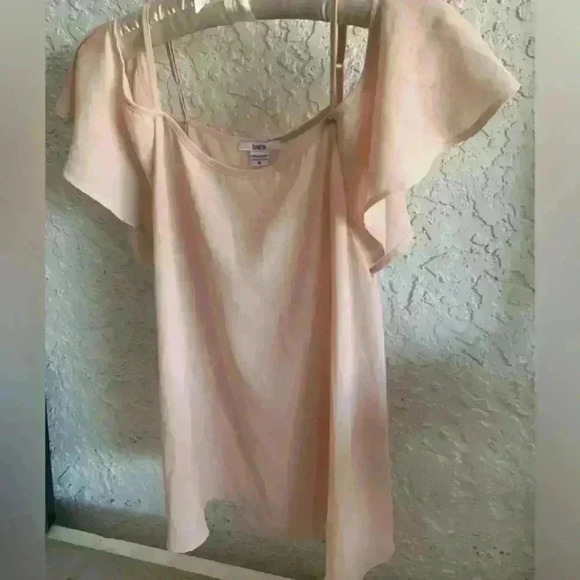 Bar III Women’s Sz M Pastel Pink Ruffle Sleeve Optional Off Shoulder Blouse Good - Picture 2 of 11
